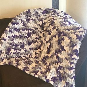 Crochet blanket & pillow set